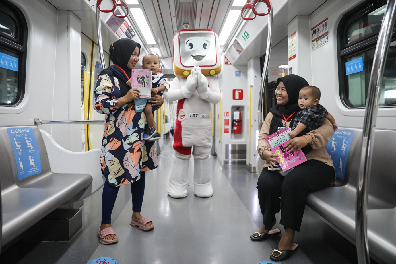 6 imunisasi stasiun-2.jpg