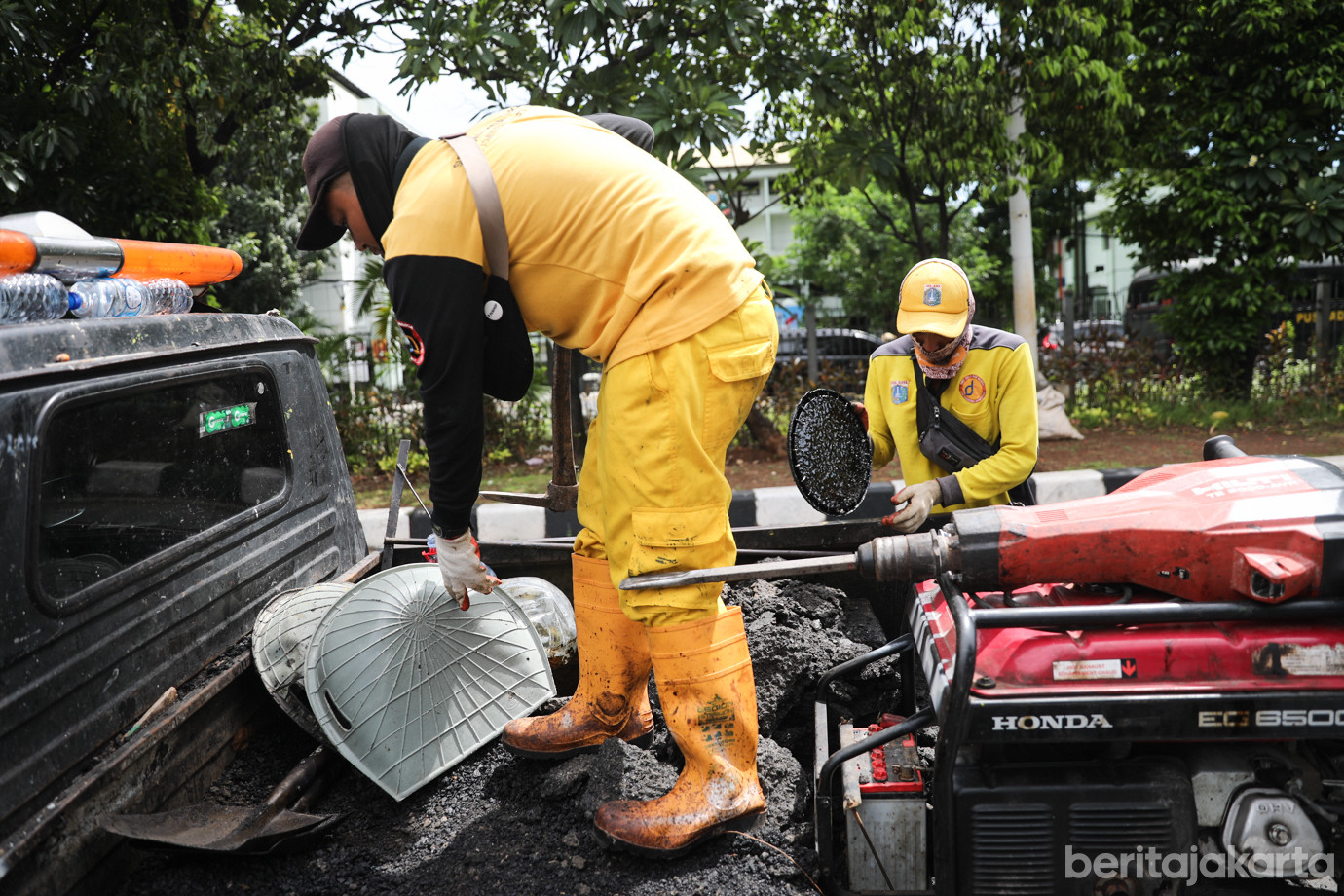 Aspal Jalan Matraman-5.jpg