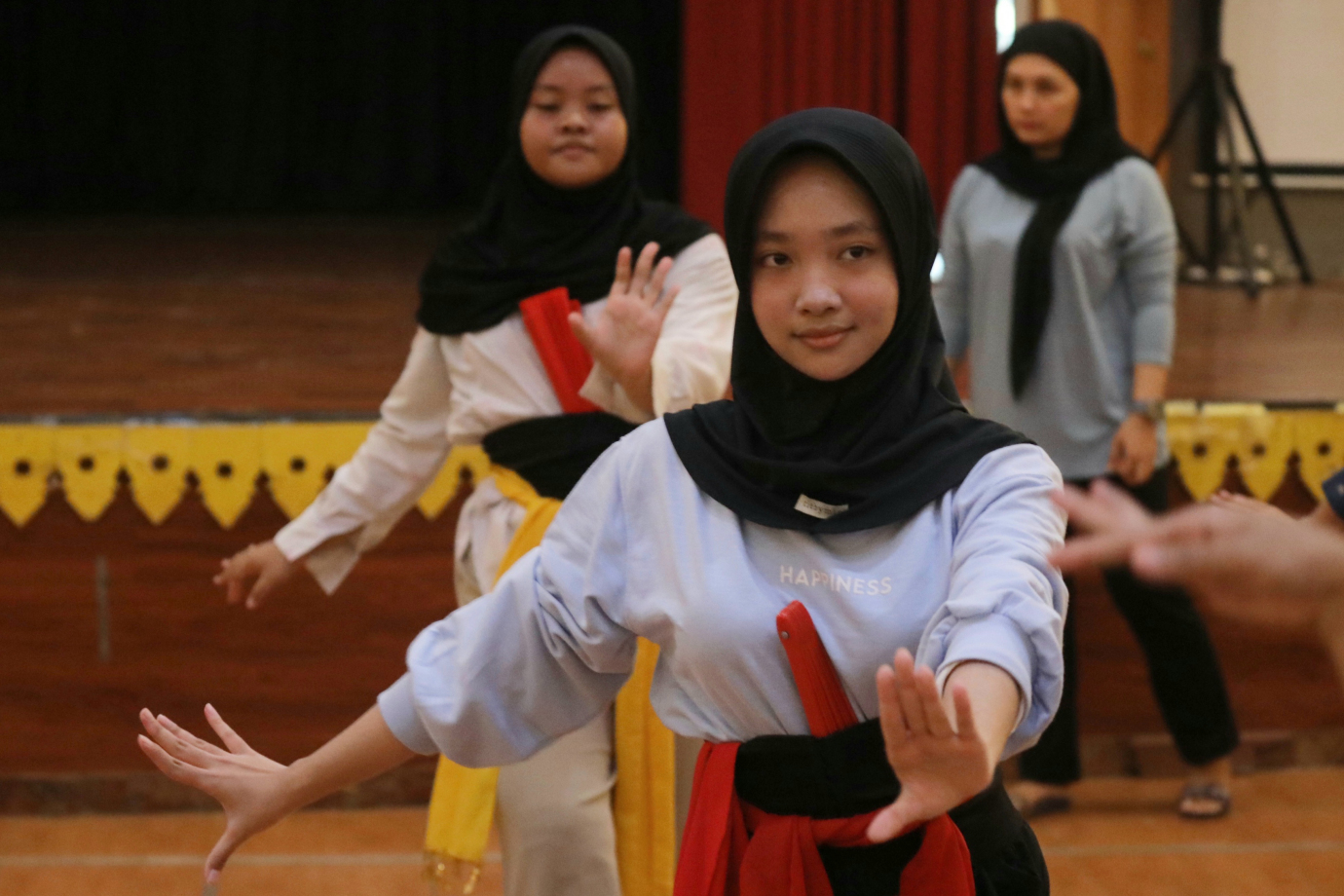 5 Suku Dinas Kebudayaan Jakarta Barat Gelar Pelatihan Seni Tari Nusantara_5.jpg