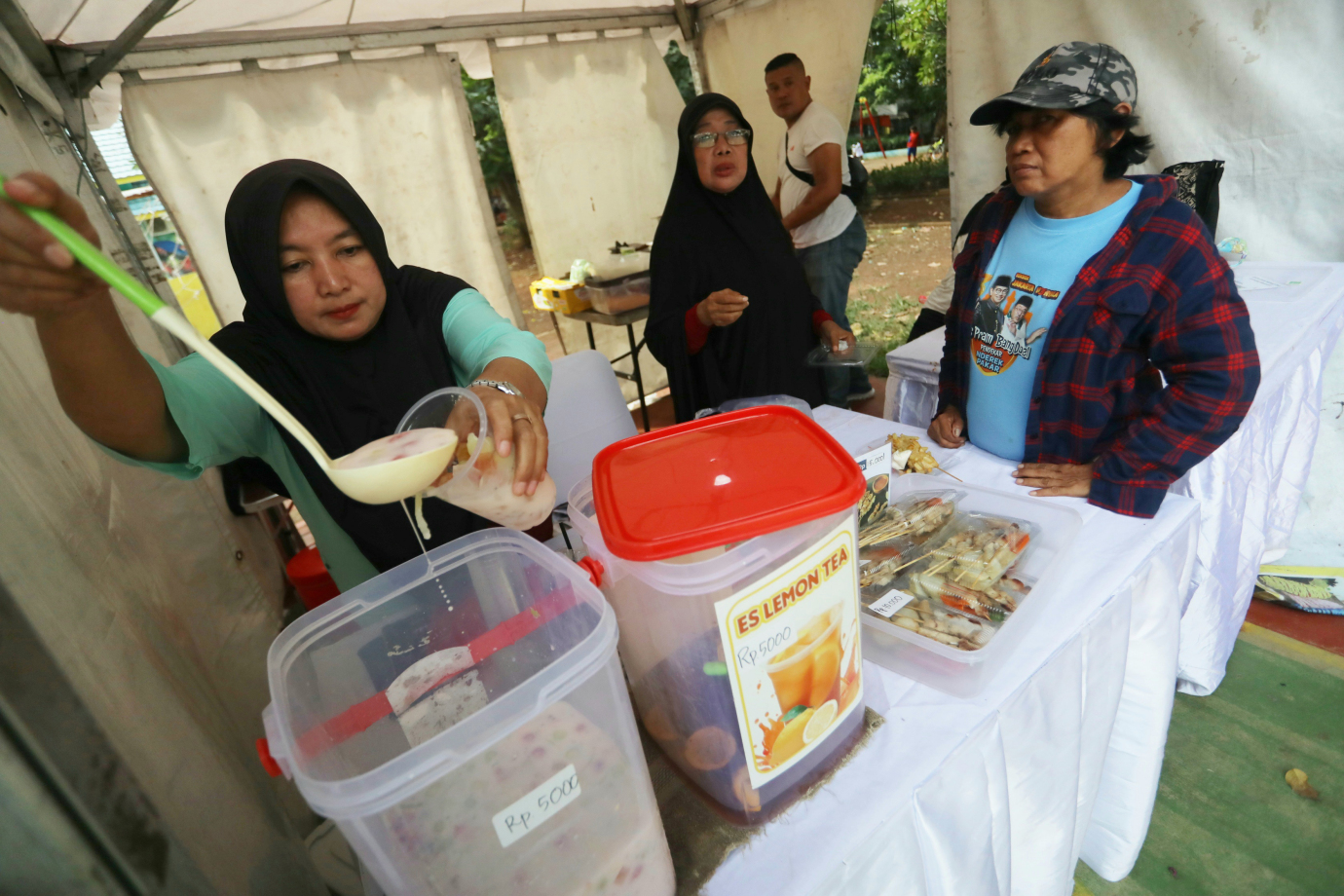 04 32 Anggota Jakpreneur ikuti Bazar Tingkat Kecamatan di RPTRA Harapan Mulia_4.jpg