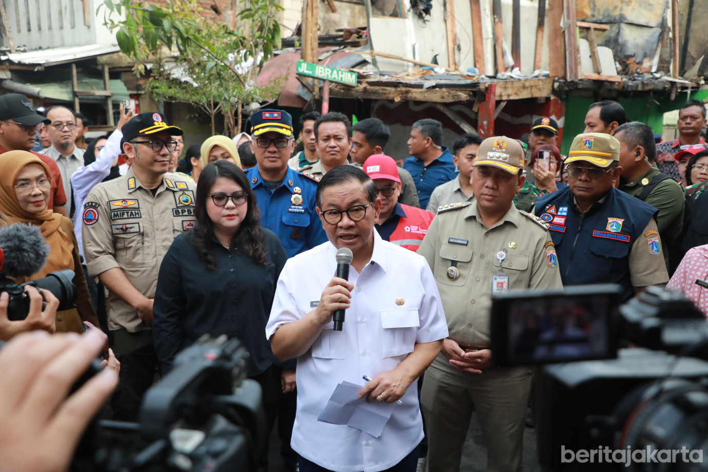 7-1pramono kebakaran taman sari.jpg