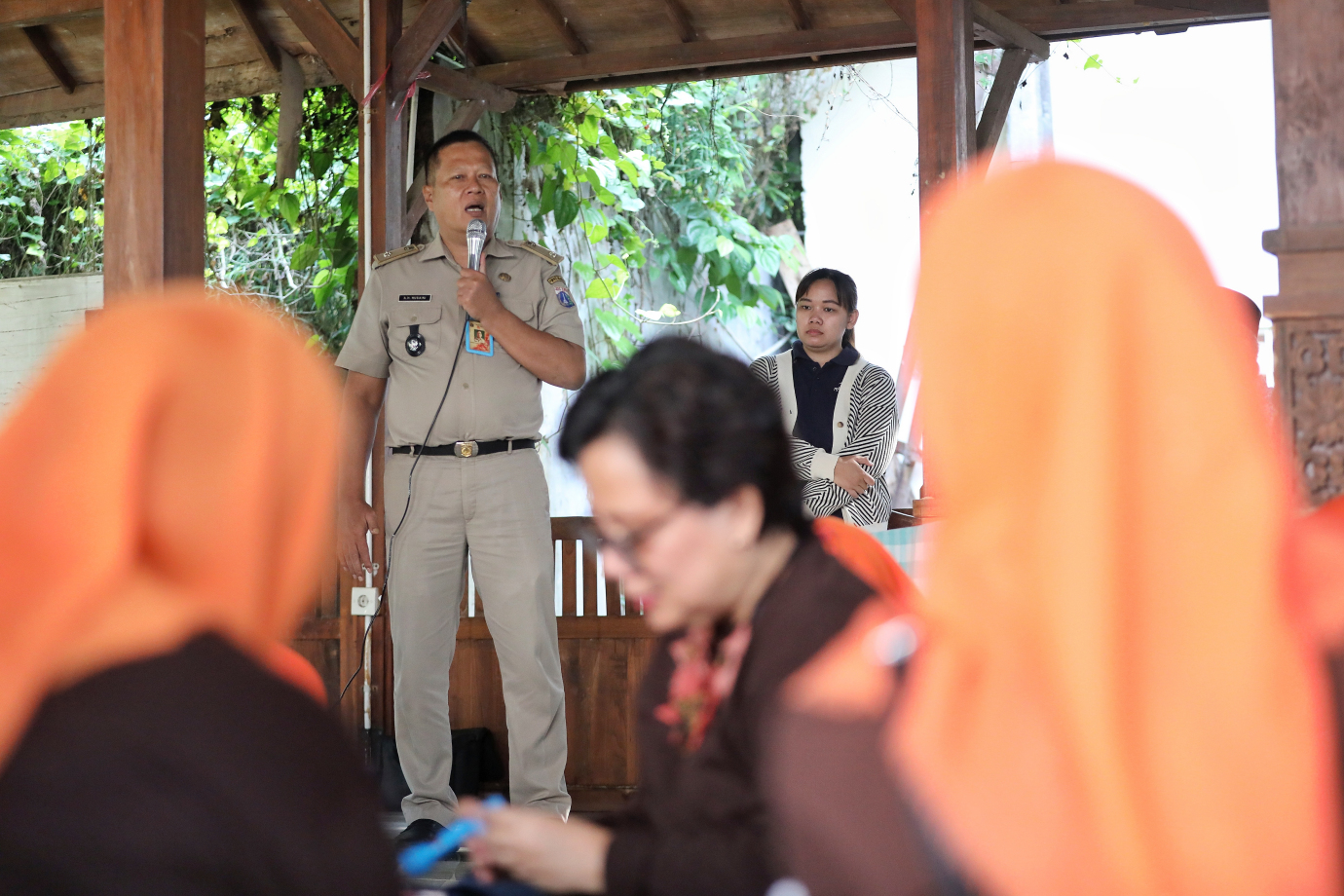 1.Edukasi dan Sosialisasi Pemasaran Berbasis Digital Produk UP2K Erwella.jpg