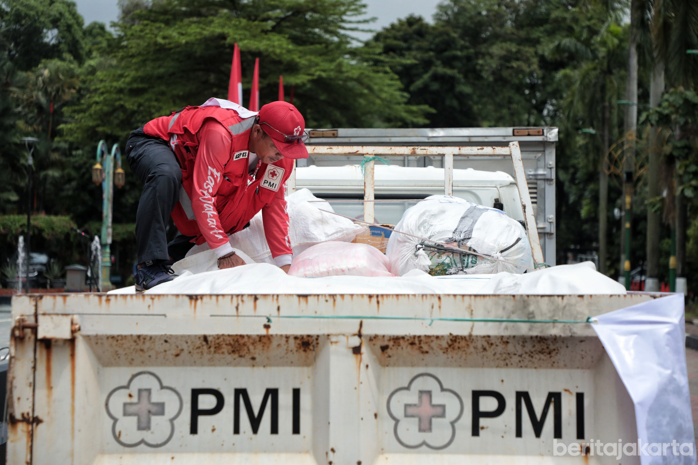 1.Bantuan Untuk Sumatra dari Warga Jaktim.jpg