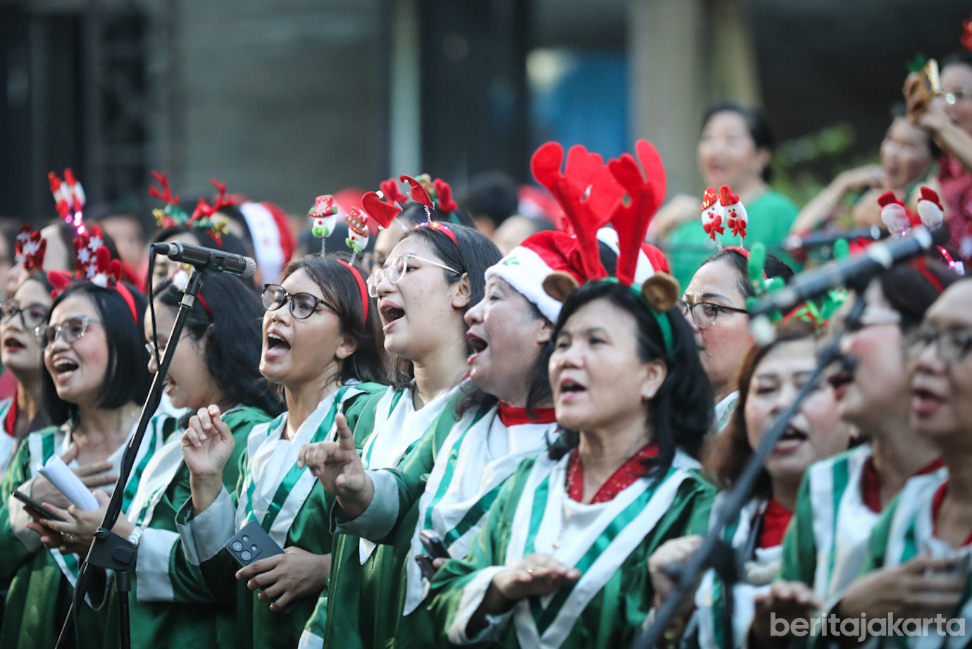 Wagub Christmas Carol Fx-2.jpg