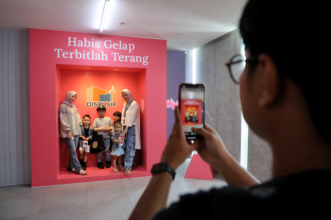 5.Pramono Tinjau Studio Immersive di Perpustakaan Jakarta.jpg