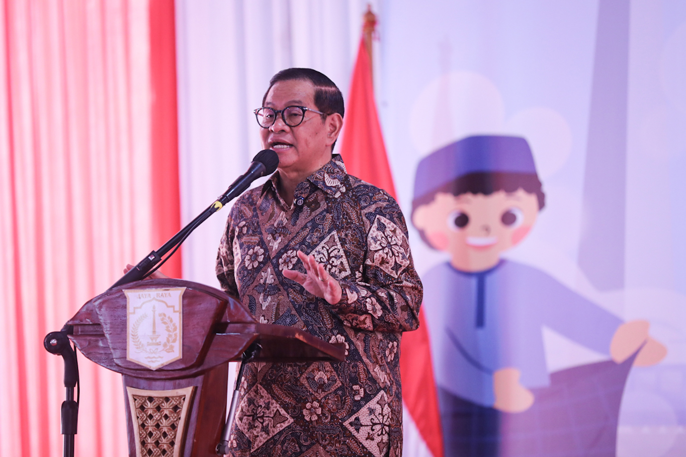 Gubernur Bakti Sosial Klp Gading-1.jpg