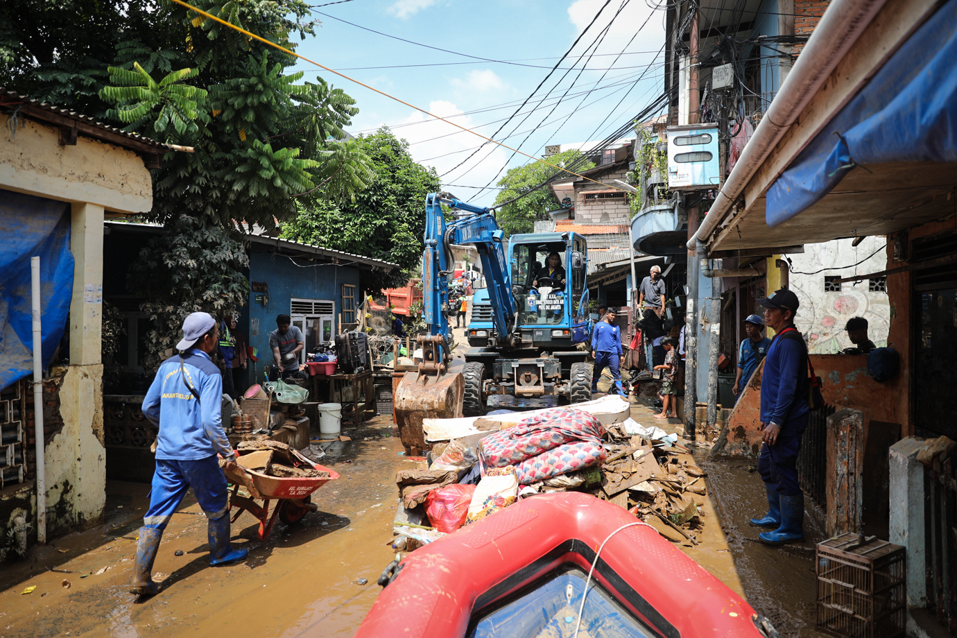 Penanganan Pascabanjir Rawajati-5.jpg