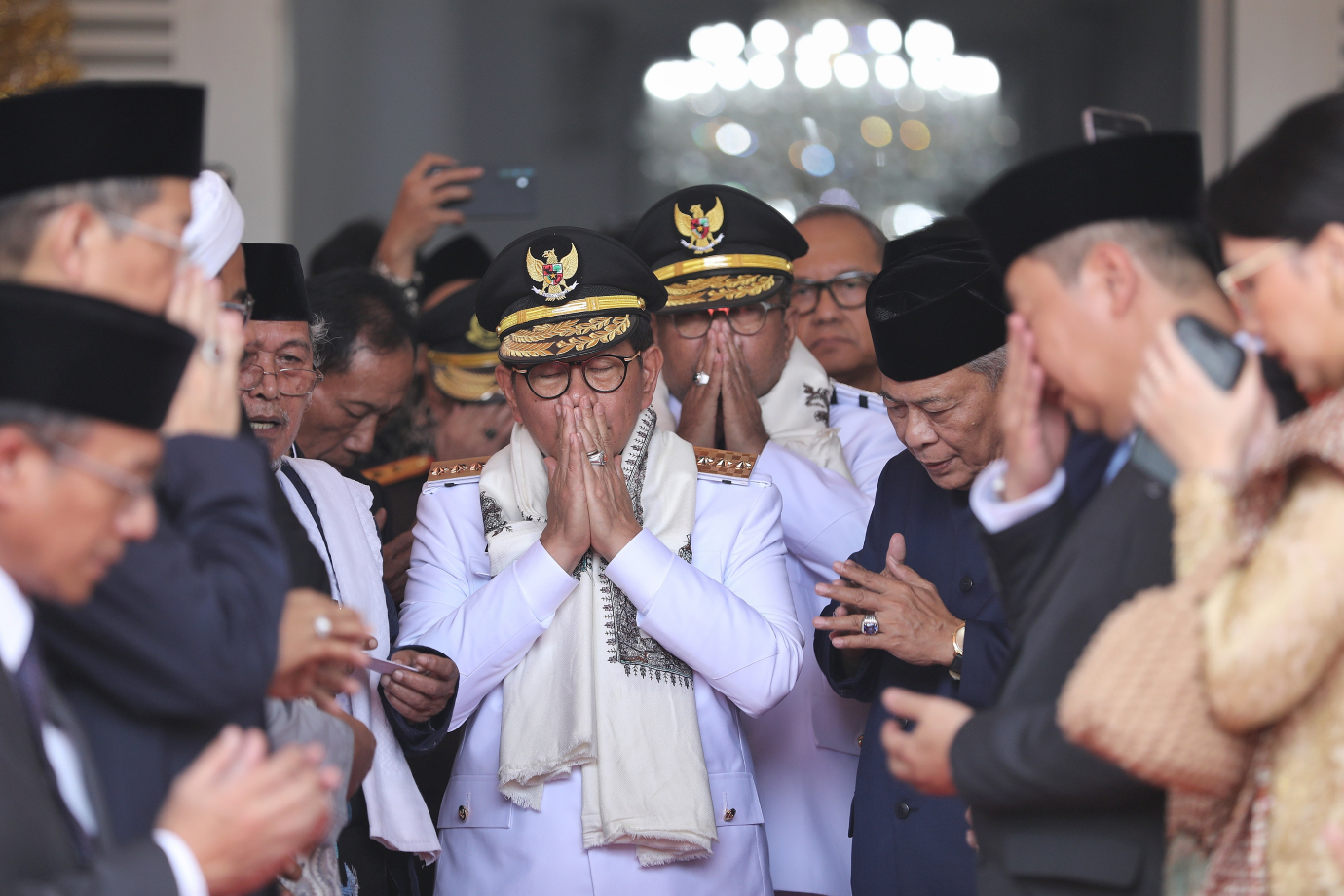 9.Pramono dan Rano Tiba di Balai Kota.jpg