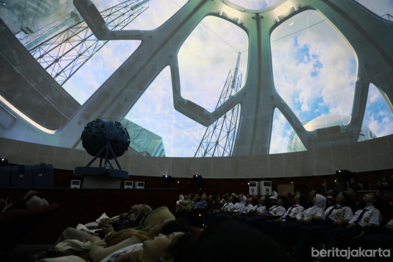 8-2peresmian planetarium.jpg