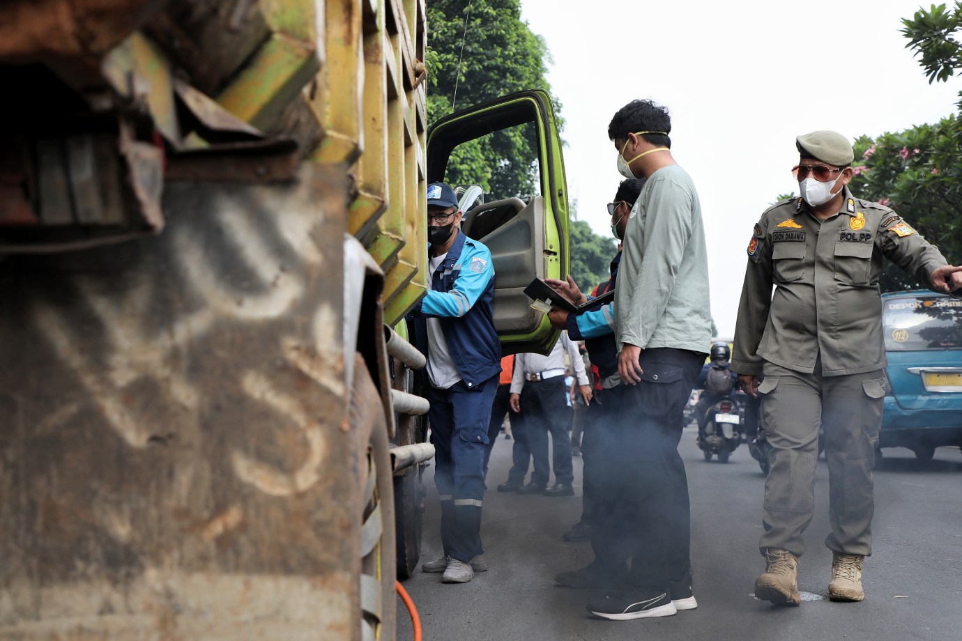 5.Puluhan Kendaraan Terjaring Razia Uji Emisi di Jaktim .jpg