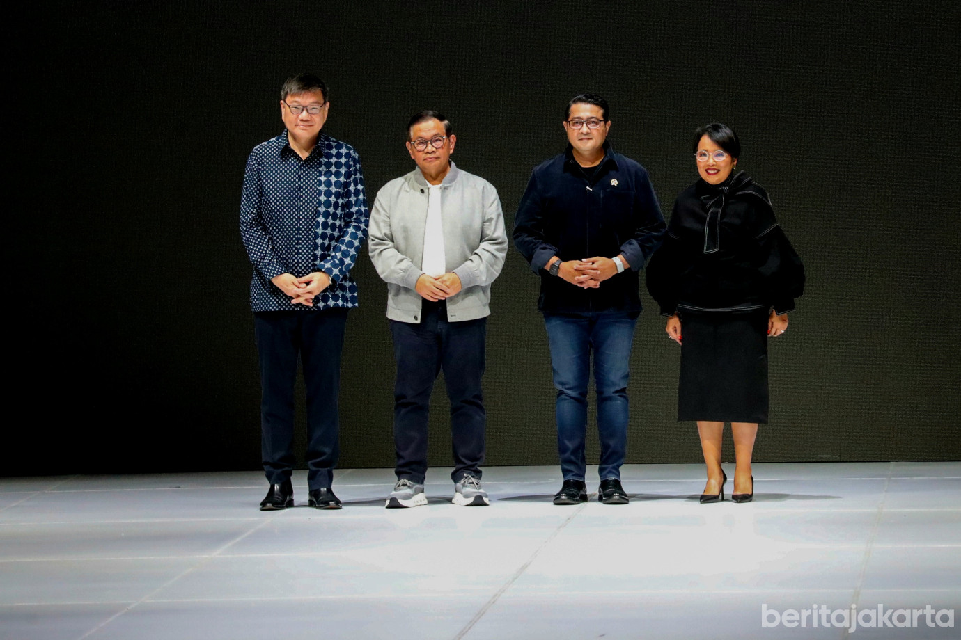 5 Gubernur Pramono Hadiri ASEAN Fashion Parade 2026_4.jpg