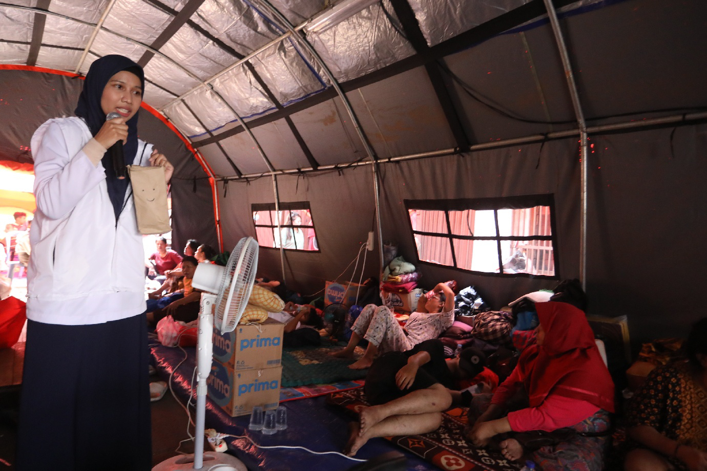3 Puskesmas Tambora Berikan Layanan Kesehatan untuk Penyintas Kebakaran di Duri Utara_3.jpg