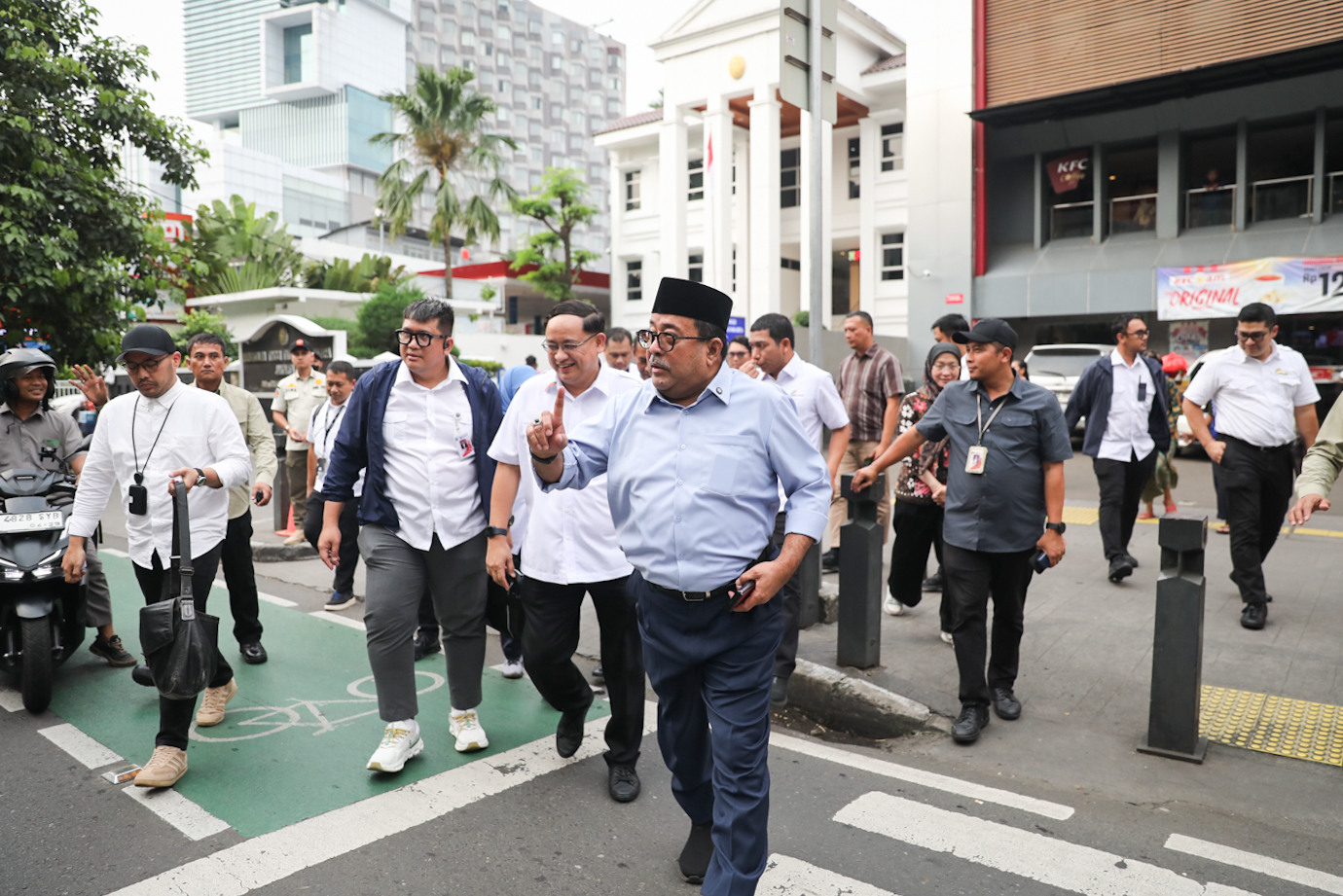 Wagub Pasar Jaya-5.jpg