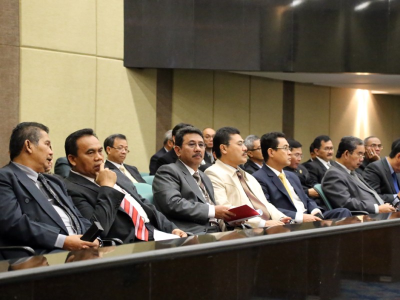 gubernur lkpj7.jpg