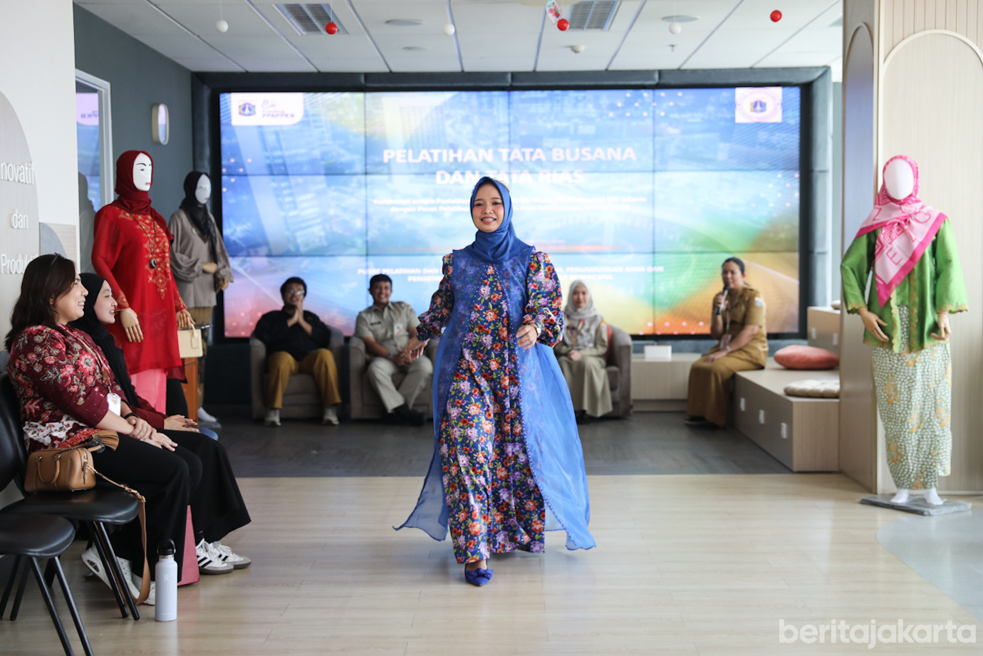 Pelatihan Busana Rias Dasawisma-7.jpg