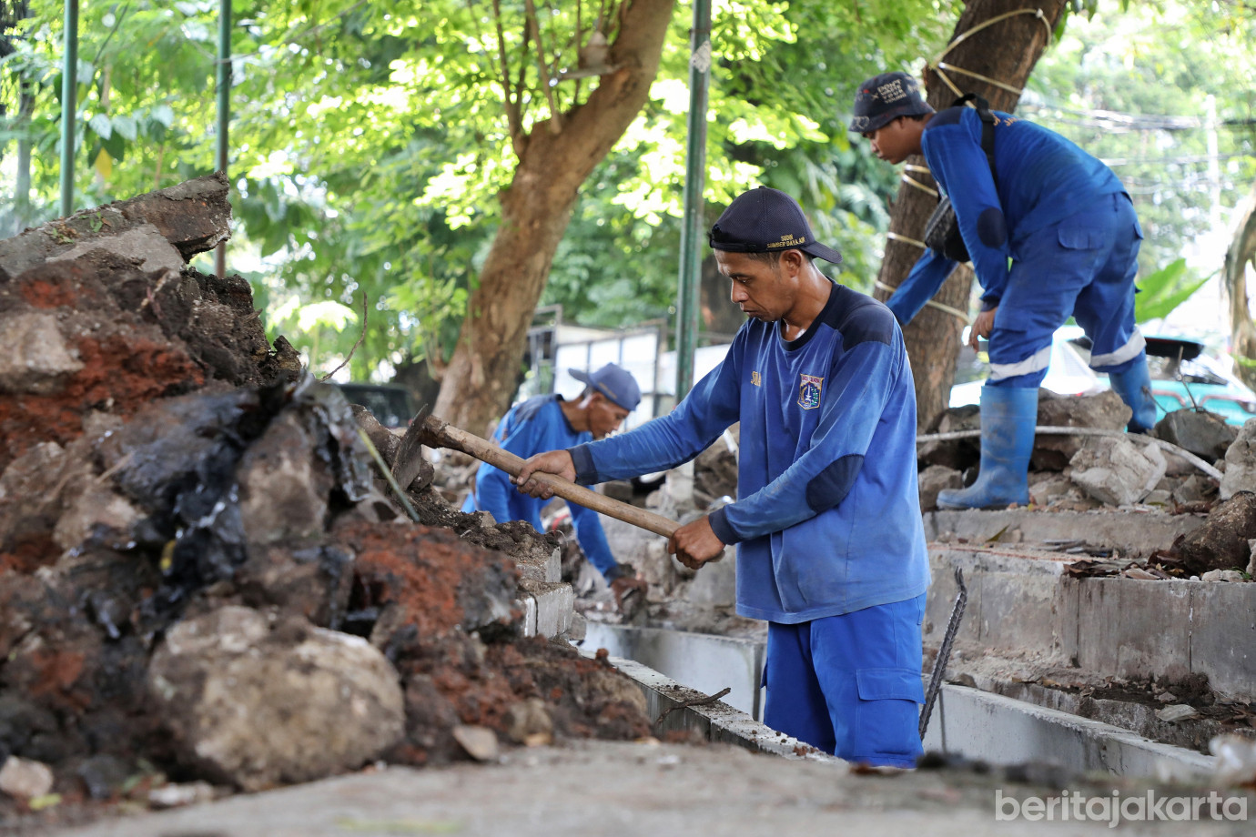 2.Sudin SDA Kebayoran Baru Lakukan Normalisasi Saluran di Jalan Darmawangsa IV edited.jpg