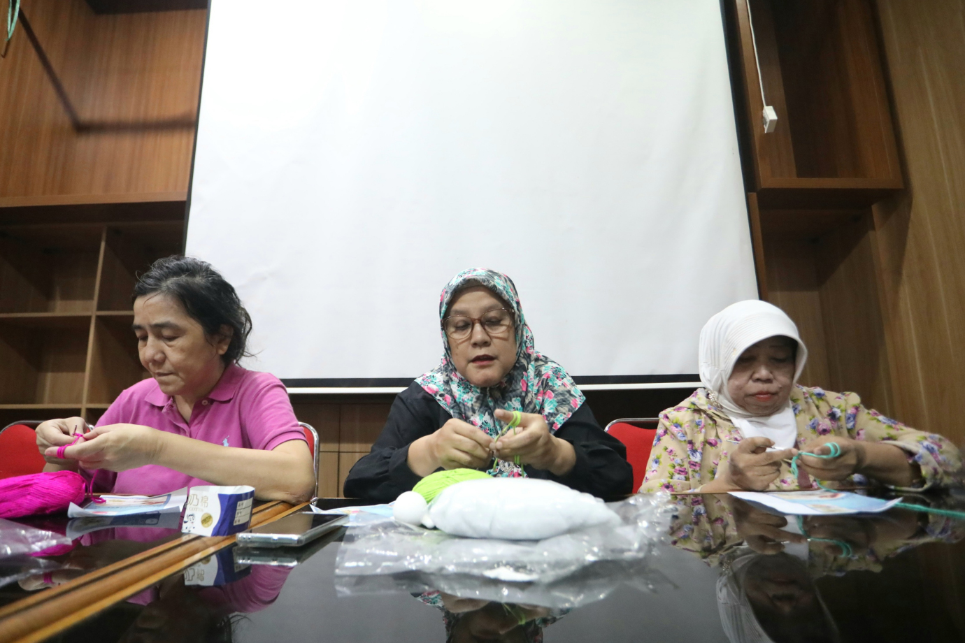 1 Enam Peserta Ikuti Pelatihan Merajut Baby Octopuss di TKK Jakarta Timur_1.jpg