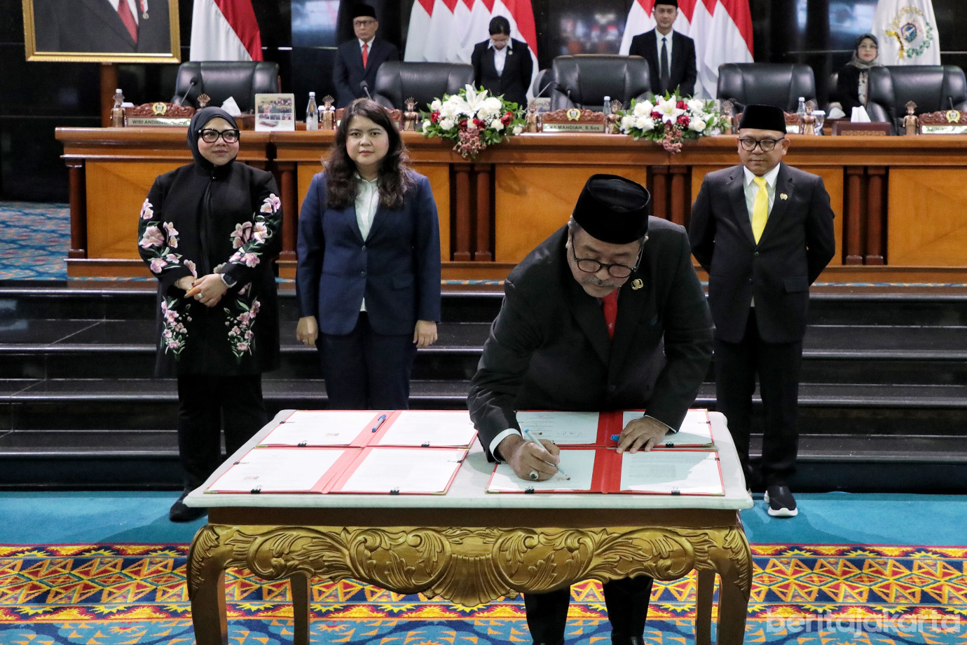 6.Wagub Hadiri Rapat Paripurna (1).jpg