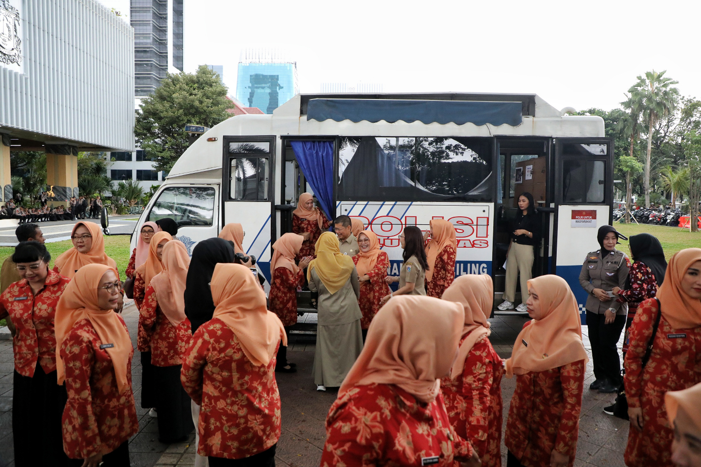 1.Pemprov DKI Jakarta Gelar Perpanjangan SIM Gratis bagi Perempuan Peringati Hari Kartini.jpg