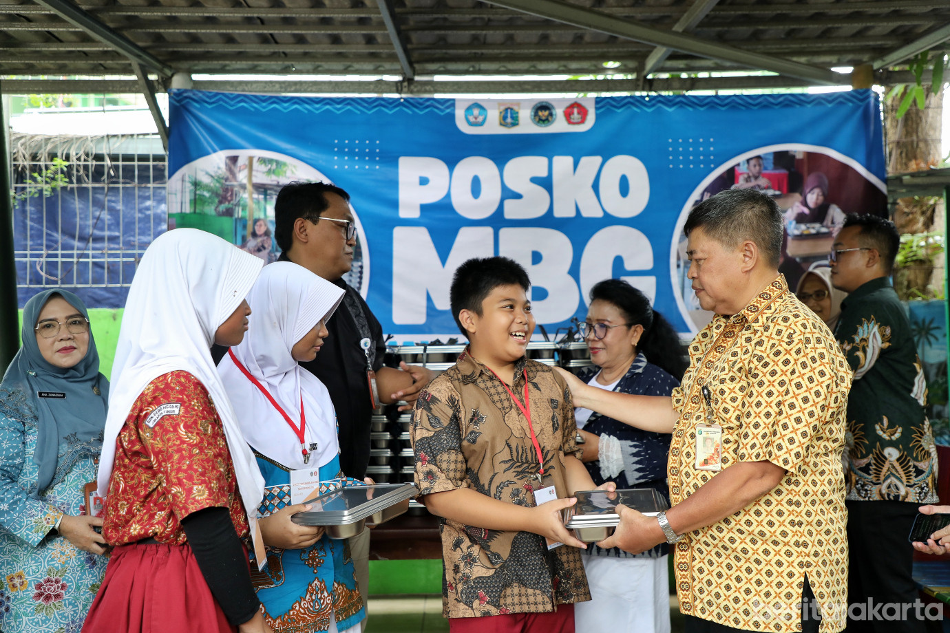 5.Monitoring dan Evaluasi Pelaksanaan Program MBG di SDN Gedong 05.jpg
