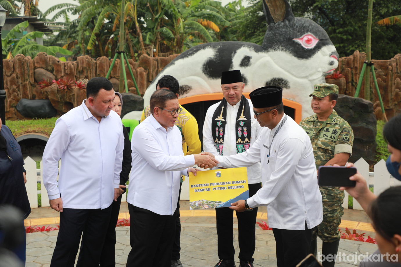 9peresmian taman roci.jpg