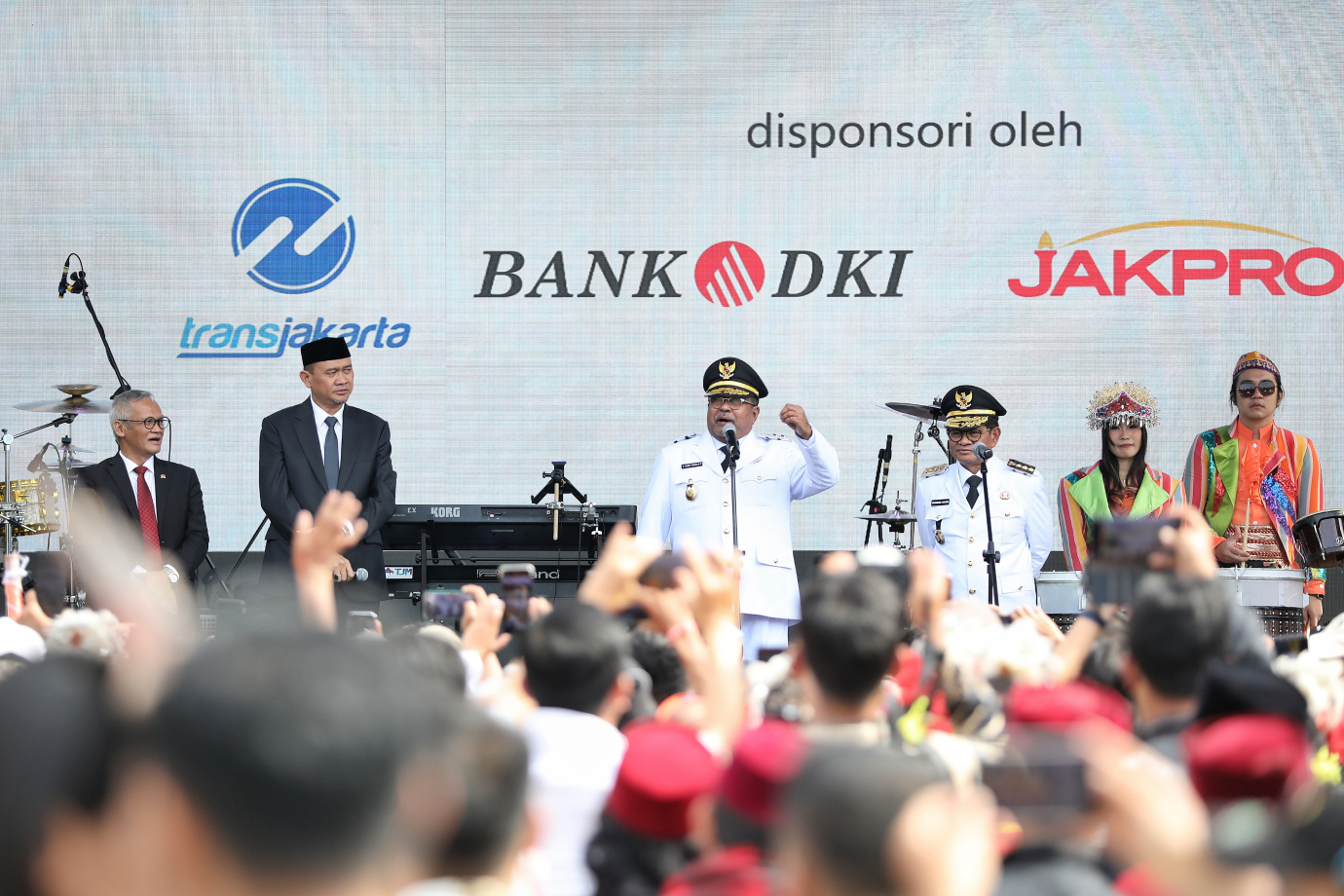 3.Pramono-Rano Temui Relawan.jpg