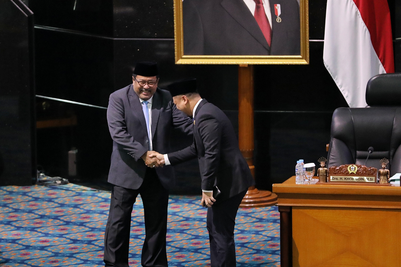5.Wagub Rano Tanggapi Pandangan Umum Terhadap Raperda P2 APBD 2024.jpg