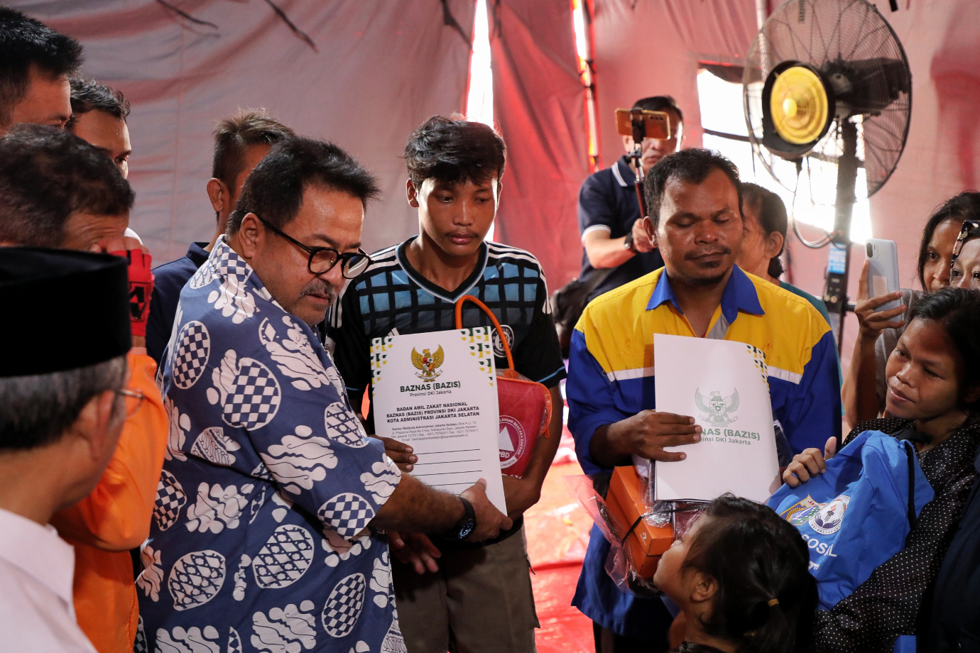 5.Waguh Beri Bantuan Korban Kebakaran Bukit Duri.jpg