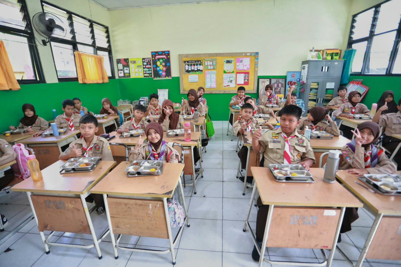 3 ketua dprd mbg.jpg