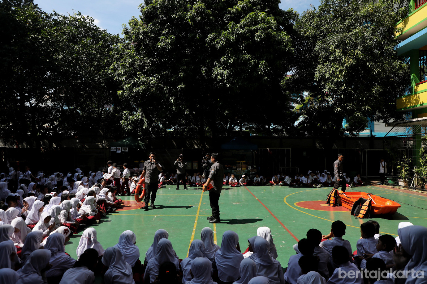 3.BPBD DKI Sosialisasikan Kesiapsiagaan Bencana di SDN Lenteng Agung 07.jpg
