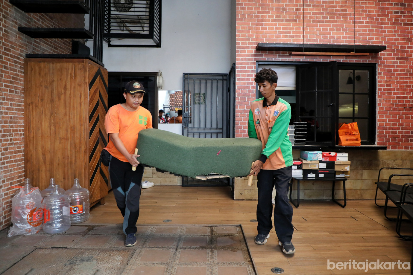 3.Pemprov DKI Jakarta Buka Layanan Angkut Sampah Besar Gratis.jpg