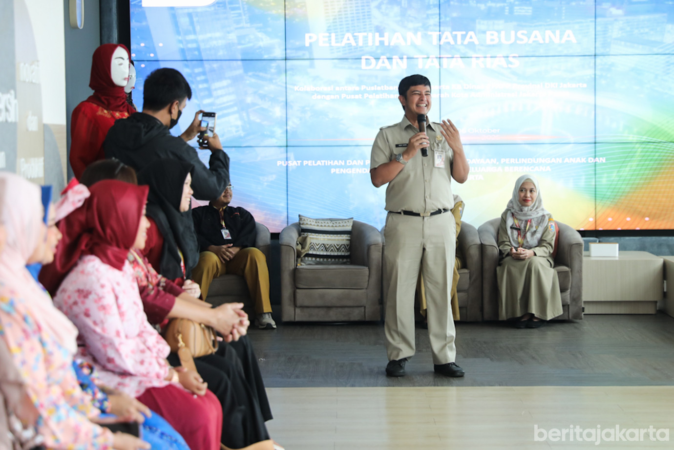 Pelatihan Busana Rias Dasawisma-1.jpg