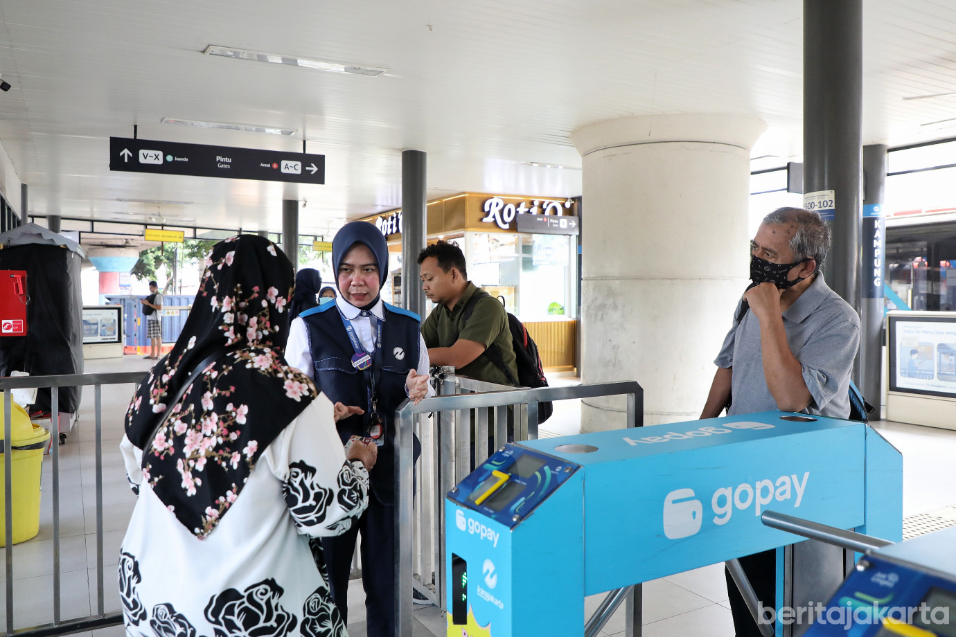 1.Transjakarta Kembali Beroperasi Normal (1).jpg