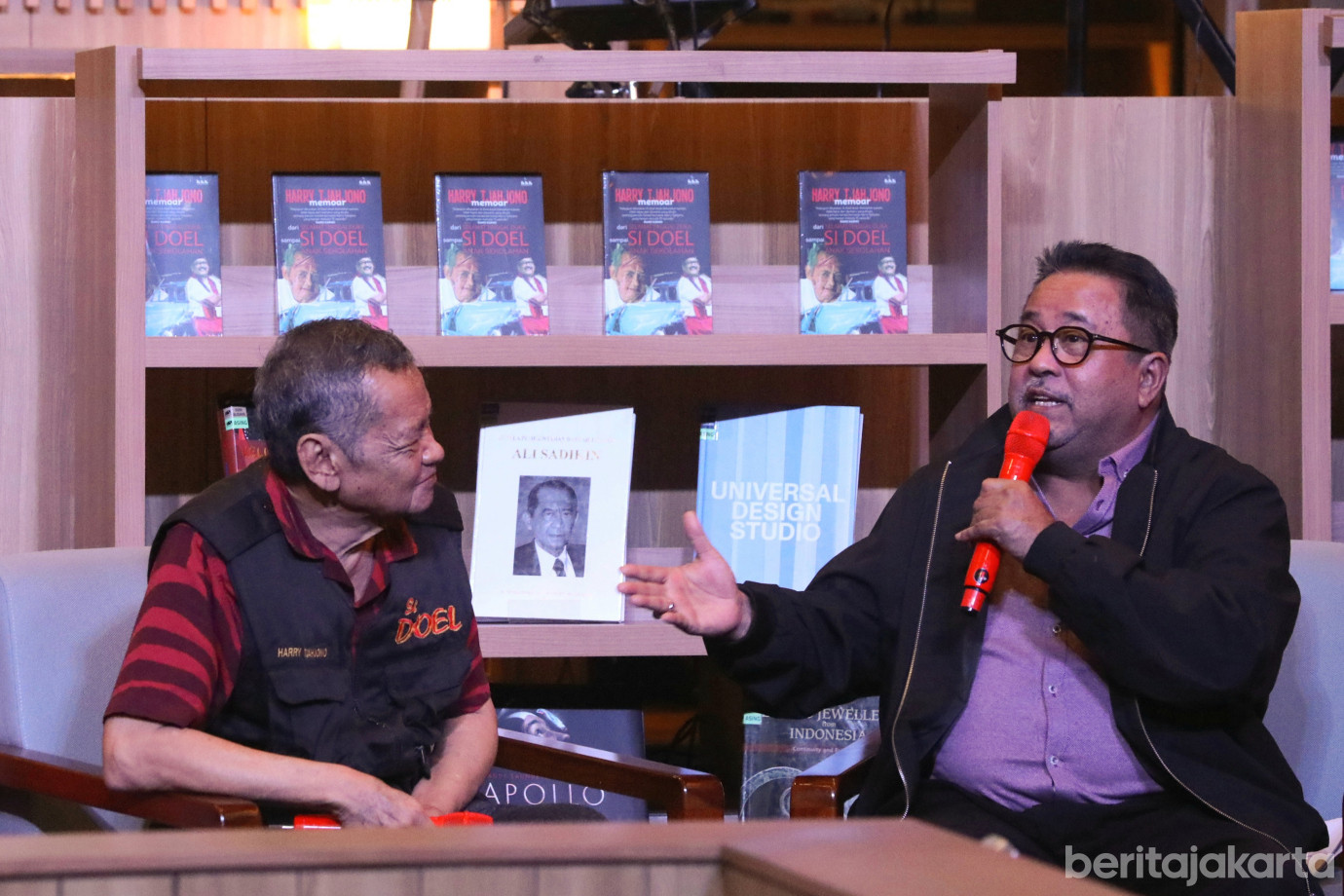 3 Si Doel Anak Sekolahan” Karya Hary Tjahjono_3.jpg