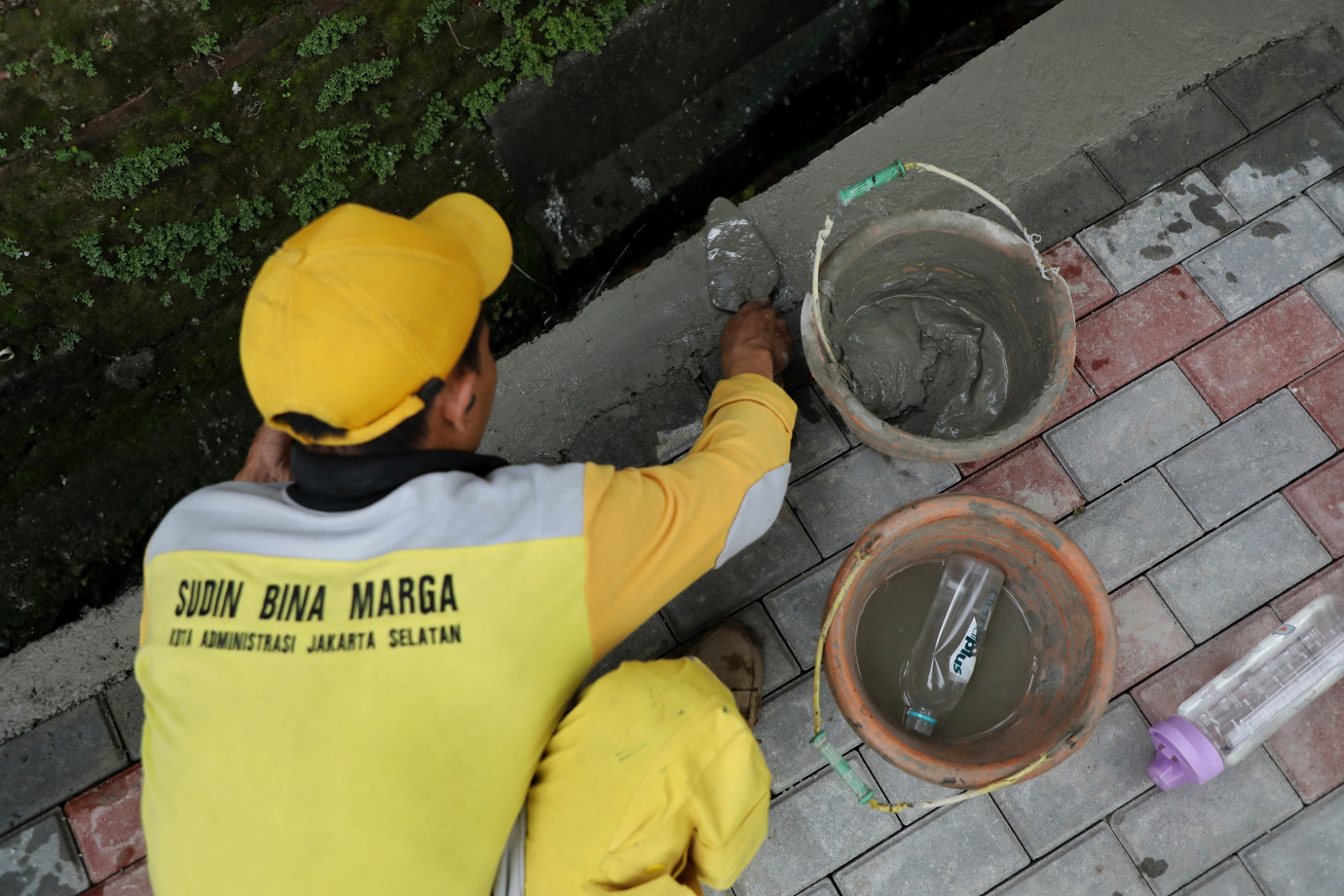 5.Pembuatan Trotoar Baru di Jalan Kemang Timur.jpg