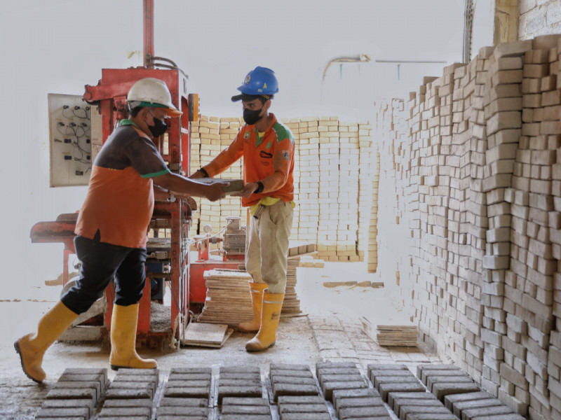 9 PLTSa Merah Putih.jpg