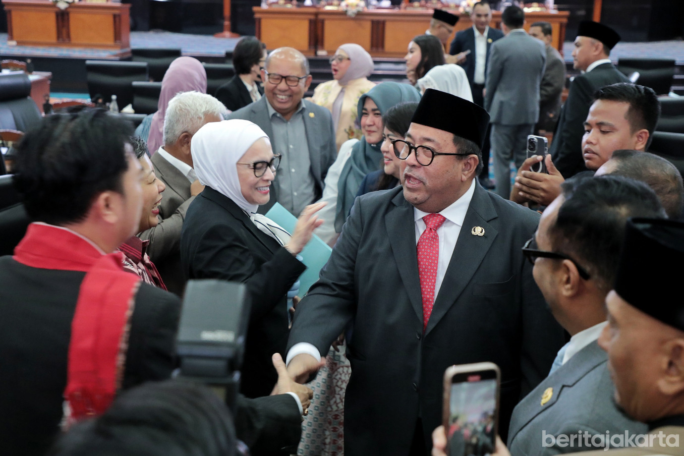 7.DPRD DKI Gelar Paripurna Penyampaian Laporan Reses Pertama 2025 (1).jpg