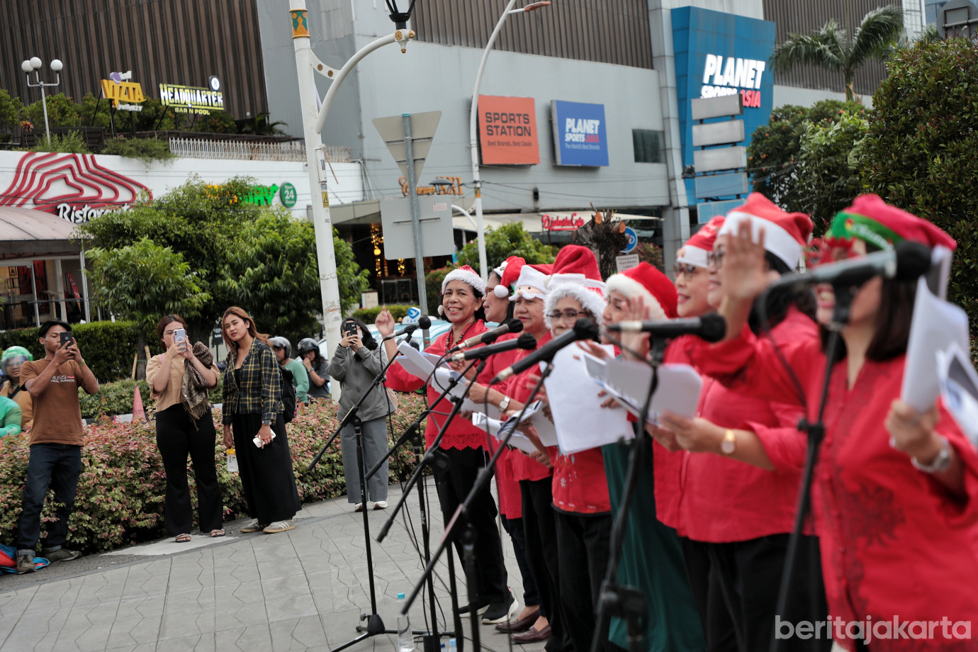 6.Christmas Carol di Sarinah.jpg