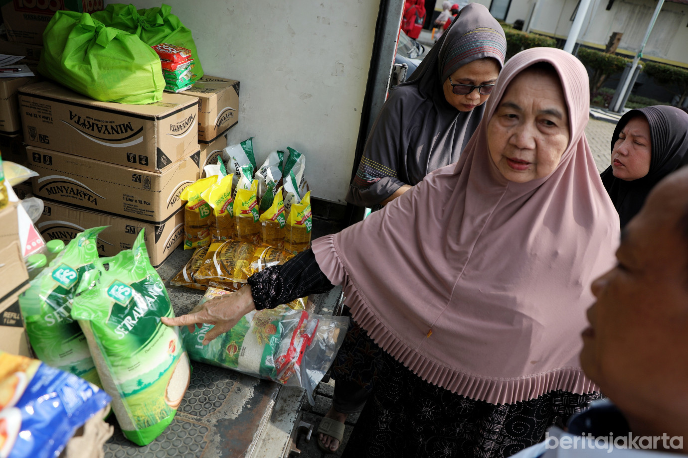 3.Food Station Gelar Pasar Murah di Lima Lokasi.jpg