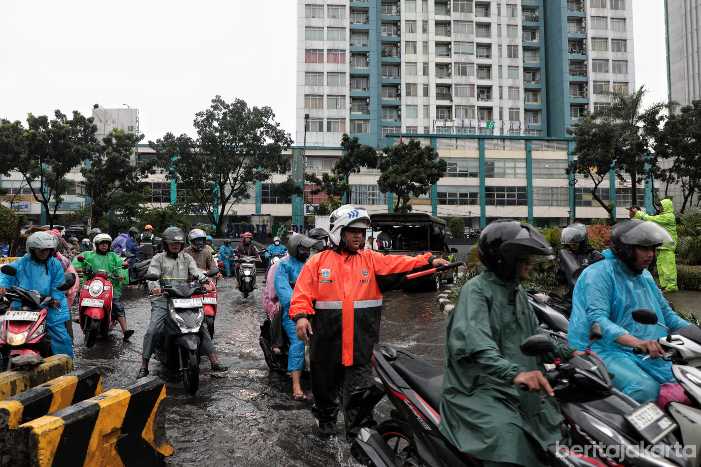1.Contra Flow di Jalan DI Panjaitan .jpg