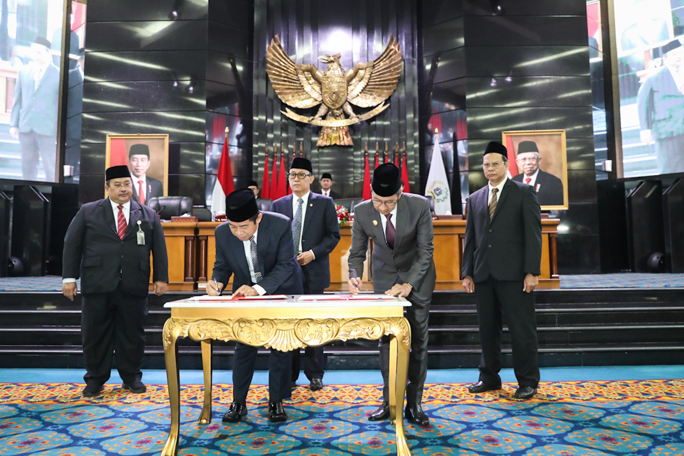 5 Paripurna DPRD wtp 7-4.jpg