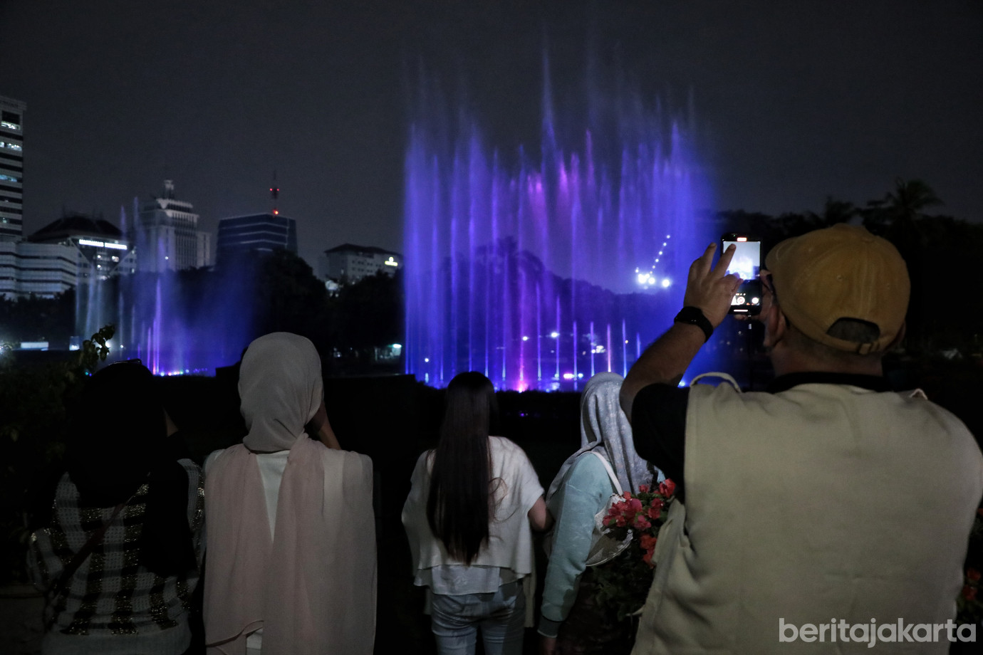 2.Air Mancur Menari dan Video Mapping Di Monas Hibur Warga Pada Penghujung Tahun.jpg