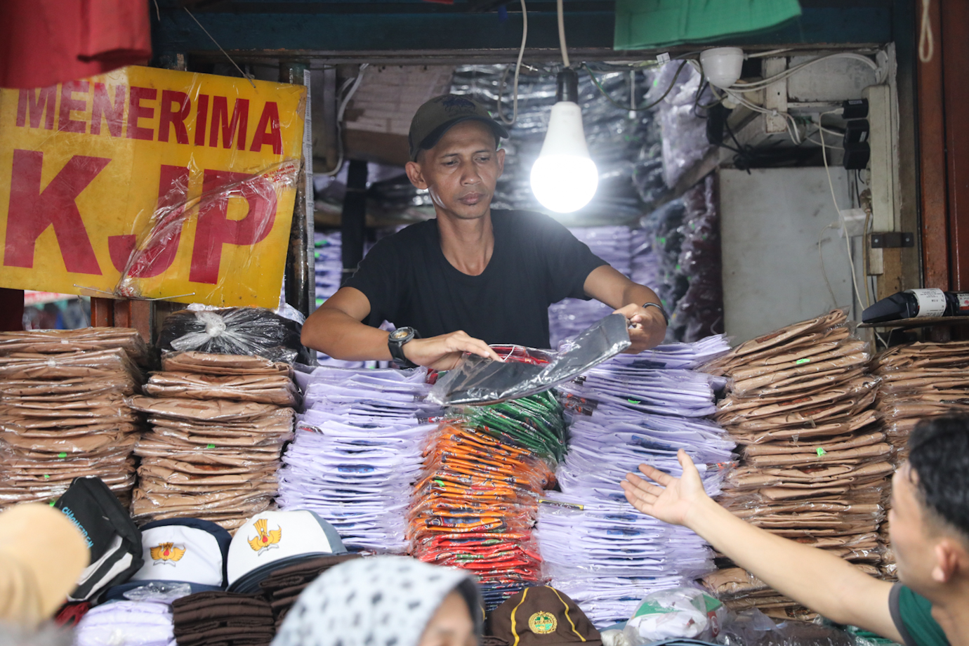 Seragam Sekolah-2.jpg
