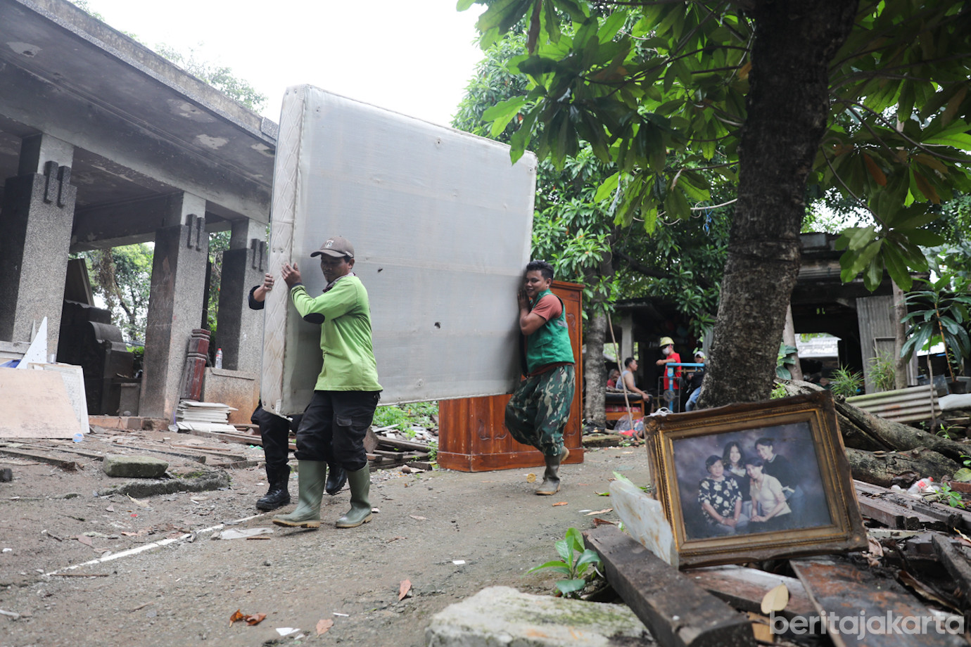 Penertiban TPU Kebon Nanas-4.jpg