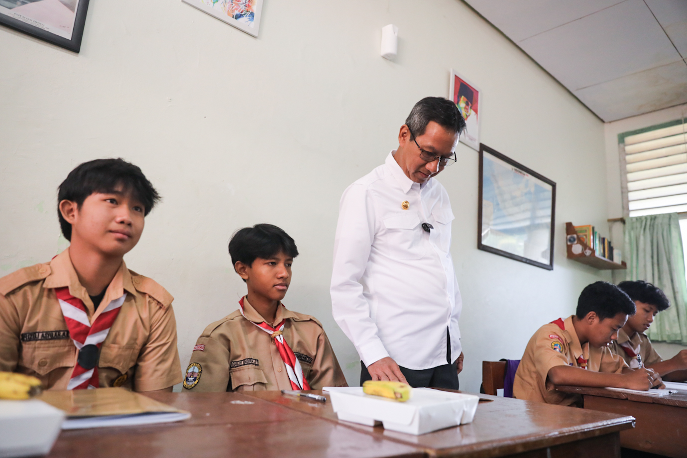 3 Makan bergizi 70-3.jpg