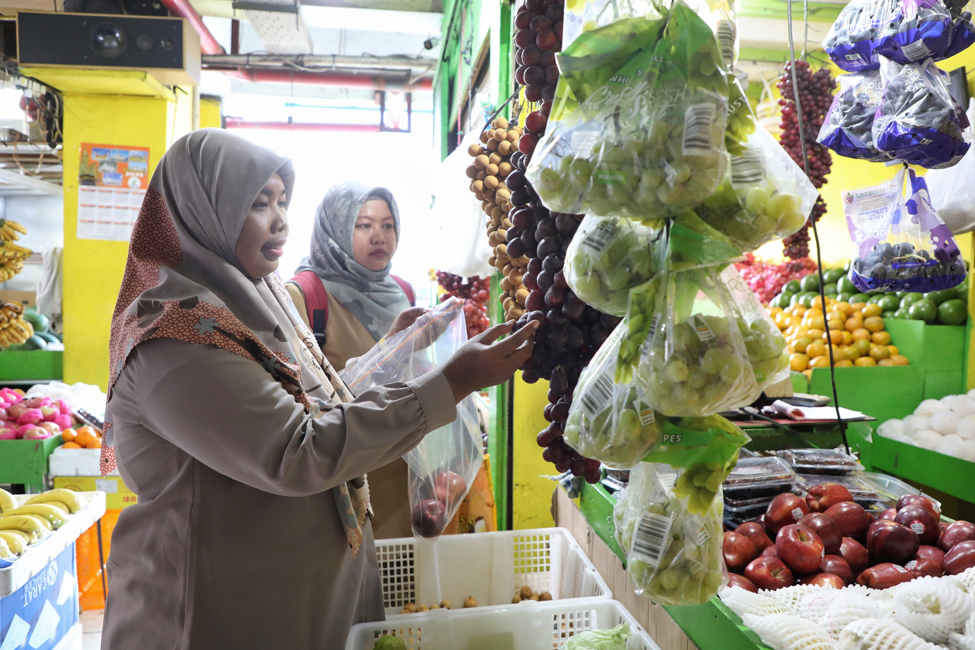 2.Sudin KPKP Jakarta Timur Gelar Pengawasan Pangan di Pasar Perumnas Klender .jpg