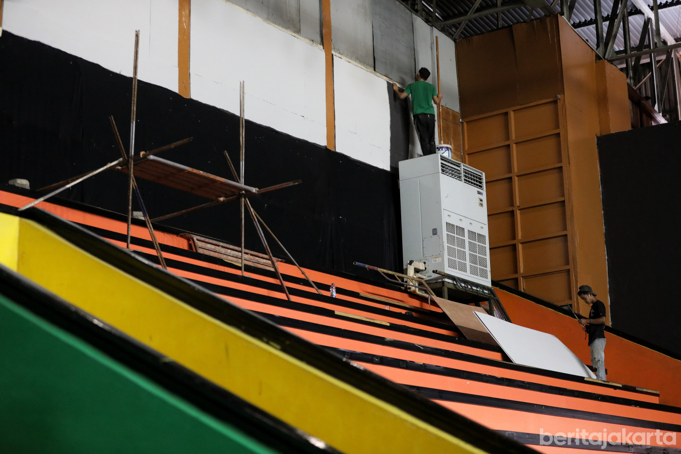 5.Kadispora Tinjau Kesiapan GOR Otista Sambut POPNAS.jpg