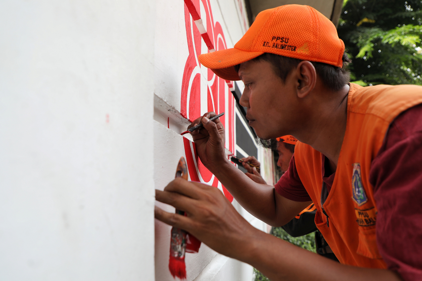 4.PPSU Balimester Buat Mural HUT ke-80 RI di Kolong Fly Over Kampung Melayu.jpg