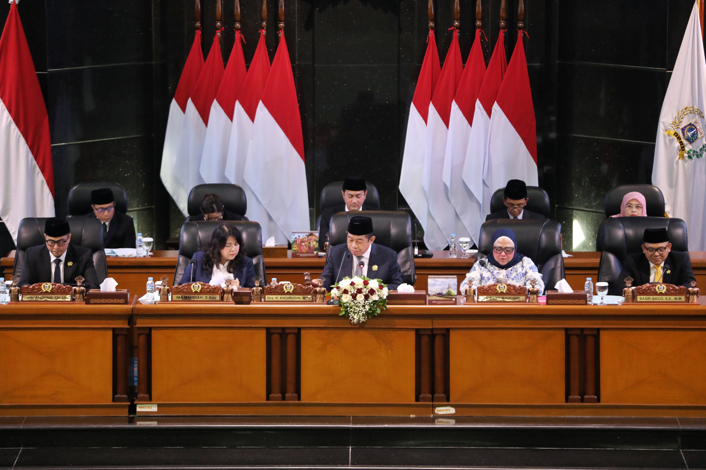 1.Gubernur Sampaikan Jawaban Atas Pandangan Fraksi-Fraksi.jpg
