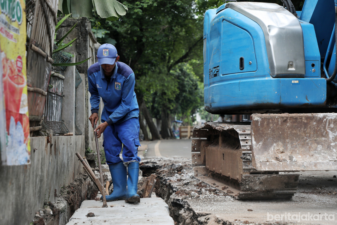 6.Sudin SDA Jaksel Perbesar Saluran di Kebagusan.jpg